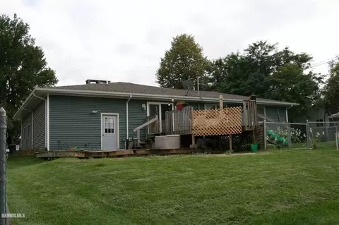 114 E 2nd St, Chadwick, IL 61014 photo 2