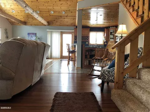 7695 E Winneshiek Rd, Ridott, IL 61067 photo 13