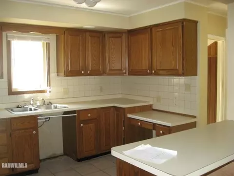 1483 S Float Ave, Freeport, IL 61032 photo 5