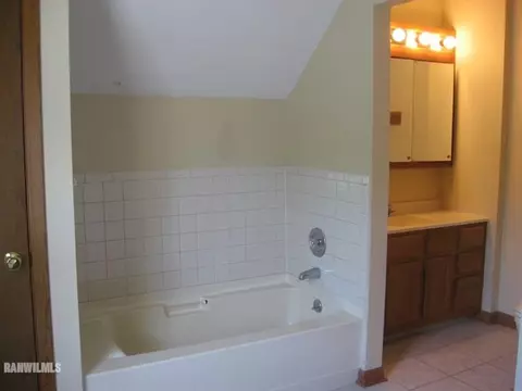 1483 S Float Ave, Freeport, IL 61032 photo 9