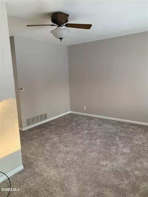 1508 Winter Dr, Freeport, IL 61032 photo 2