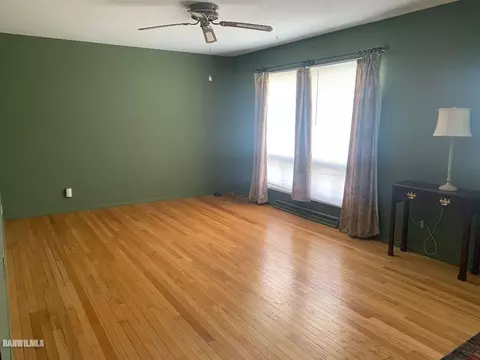 687 Shimer Dr, Freeport, IL 61032 photo 3