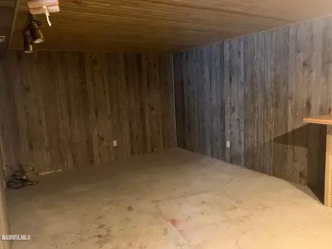 687 Shimer Dr, Freeport, IL 61032 photo 19