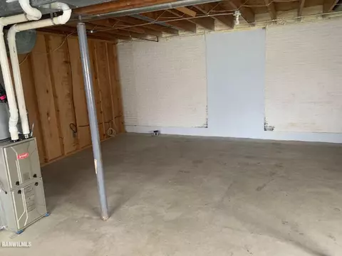 687 Shimer Dr, Freeport, IL 61032 photo 21