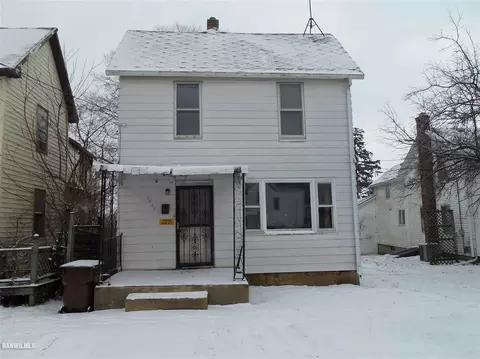 1027 S Float Ave, Freeport, IL 61032 photo 1