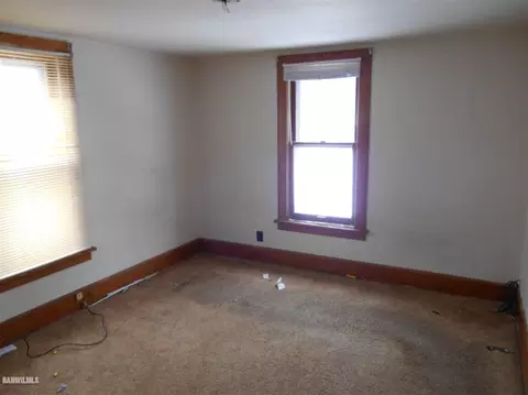 1027 S Float Ave, Freeport, IL 61032 photo 5