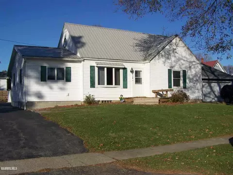 110 E 3rd St, Chadwick, IL 61014 photo 1