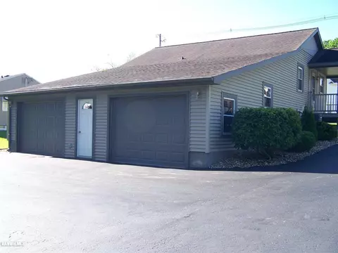 214 1st St, Chadwick, IL 61014 photo 17