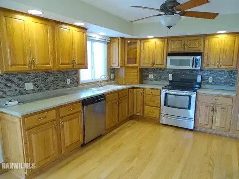 2426 Glenview Dr, Freeport, IL 61032 photo 24