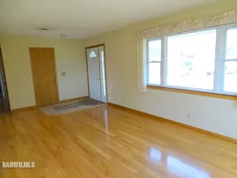 2426 Glenview Dr, Freeport, IL 61032 photo 11