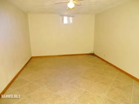 2426 Glenview Dr, Freeport, IL 61032 photo 38