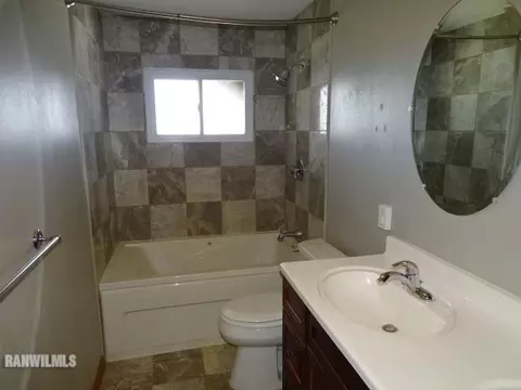2426 Glenview Dr, Freeport, IL 61032 photo 36