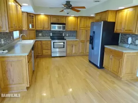 2426 Glenview Dr, Freeport, IL 61032 photo 23