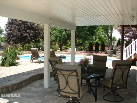 2426 Glenview Dr, Freeport, IL 61032 photo 8