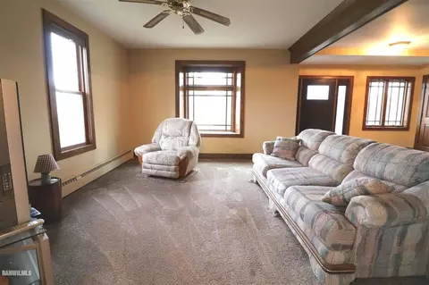 113 Calvert Ave, Chadwick, IL 61014 photo 8