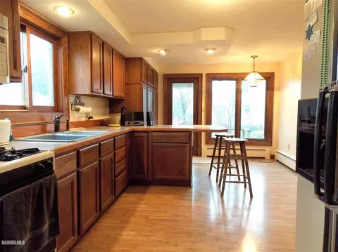 113 Calvert Ave, Chadwick, IL 61014 photo 14