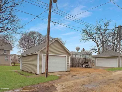 113 Calvert Ave, Chadwick, IL 61014 photo 3