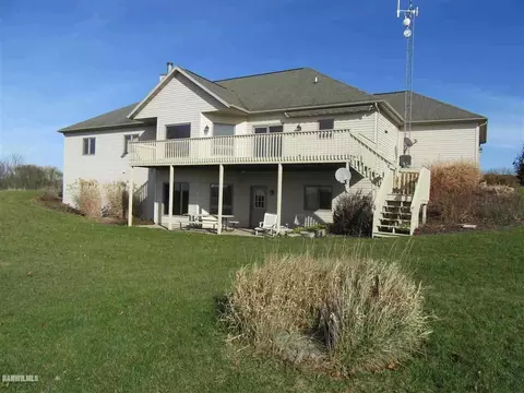 23-53 Broadview Dr, Lanark, IL 61046 photo 4
