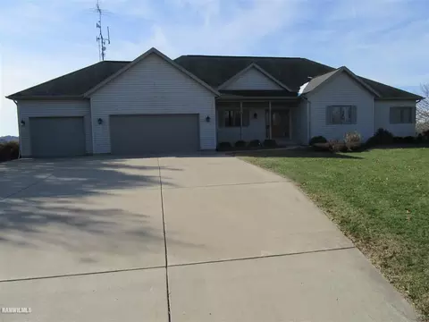 23-53 Broadview Dr, Lanark, IL 61046 photo 2
