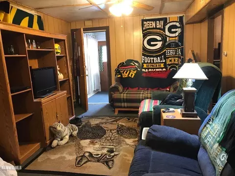 418 W Spring St, Freeport, IL 61032 photo 4