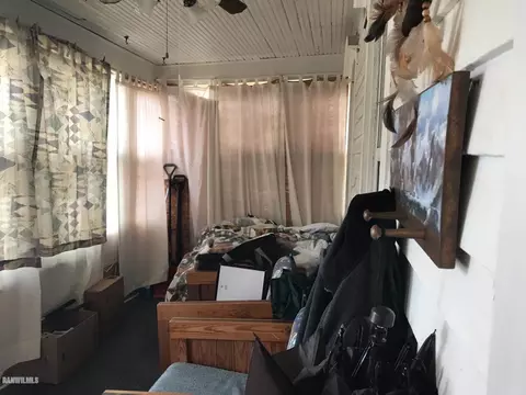 418 W Spring St, Freeport, IL 61032 photo 9