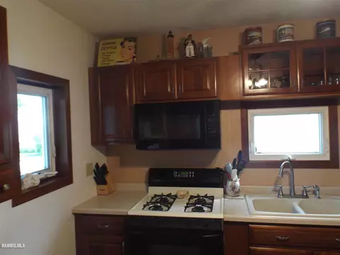 701 W Washington, Warren, IL 61087 photo 3