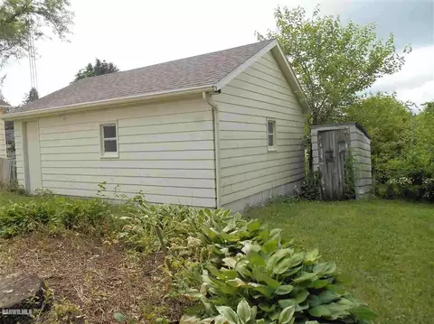 852 Monroe Dr, Freeport, IL 61032 photo 16