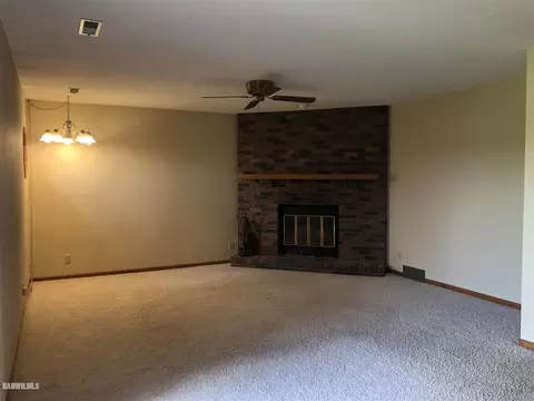 2108 Cimarron Dr, Freeport, IL 61032 photo 22