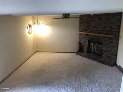 2108 Cimarron Dr, Freeport, IL 61032 photo 23