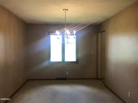 2108 Cimarron Dr, Freeport, IL 61032 photo 12