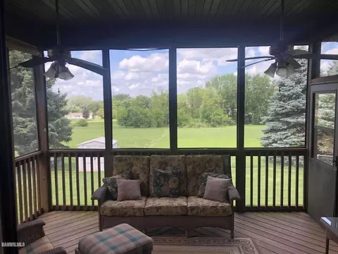 2108 Cimarron Dr, Freeport, IL 61032 photo 6