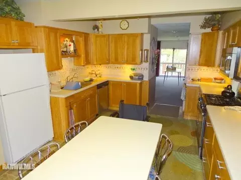 528 E Illinois, Freeport, IL 61032 photo 25