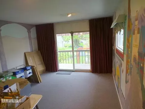528 E Illinois, Freeport, IL 61032 photo 13