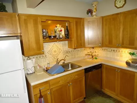 528 E Illinois, Freeport, IL 61032 photo 22