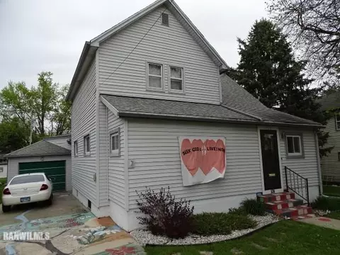 528 E Illinois, Freeport, IL 61032 photo 1