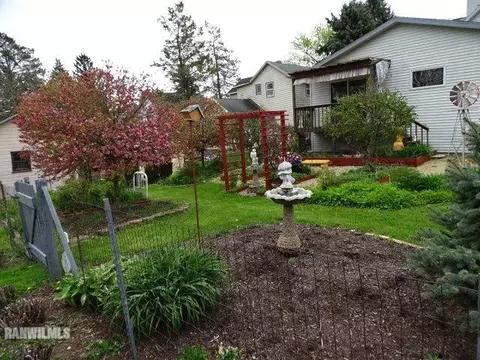 528 E Illinois, Freeport, IL 61032 photo 6