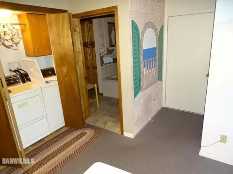 528 E Illinois, Freeport, IL 61032 photo 16