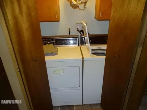 528 E Illinois, Freeport, IL 61032 photo 12