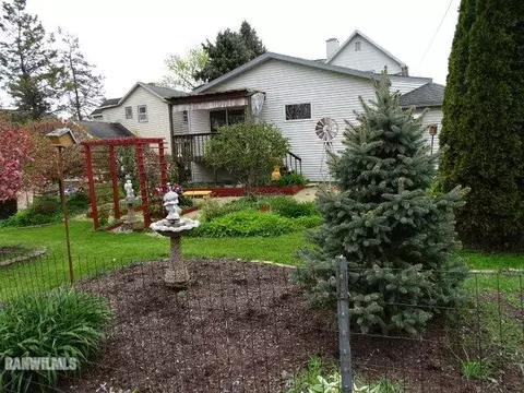 528 E Illinois, Freeport, IL 61032 photo 5