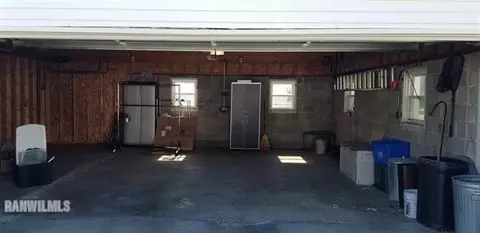 803 E Center St, Freeport, IL 61032 photo 9