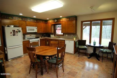 9033 E Canyon Rd, Apple River, IL 61001 photo 14