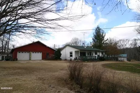 9033 E Canyon Rd, Apple River, IL 61001 photo 1