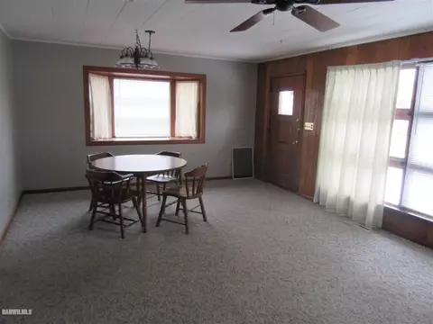 112 E Claremont St, Lanark, IL 61046 photo 11