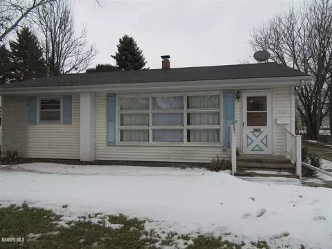 112 E Claremont St, Lanark, IL 61046 photo 1