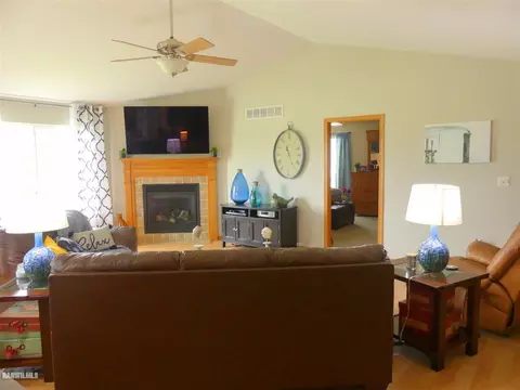 19-22 Hidden Valley Dr, Lanark, IL 61046 photo 10