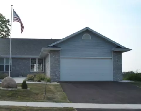 633 Grove, Pecatonica, IL 61063 photo 1