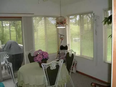 3145 Sandy Pointe Dr, Freeport, IL 61032 photo 7