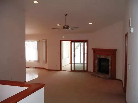 3145 Sandy Pointe Dr, Freeport, IL 61032 photo 4