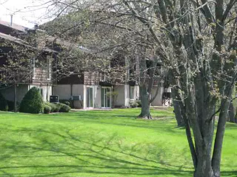 2913 W Brookview, Freeport, IL 61032 photo 8