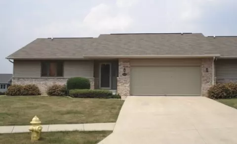 1920 Comanche Ct, Freeport, IL 61032 photo 1